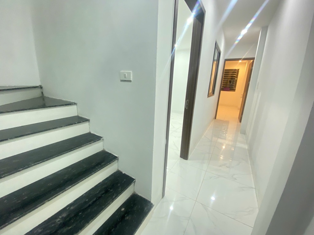 NHÀ MỚI ĐÔNG NGẠC – NGÕ THÔNG, Ô TÔ ĐỖ CỬA – 2 THOÁNG, GẦN CHỢ, GẦN PHỐ.